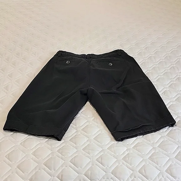 Vintage (Used) Bandolino Black Cotton Twill Shorts - Size 6 - Picture 2 of 6